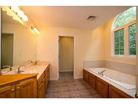 7 Dudley Rd, Mendon, MA 01756 photo 16