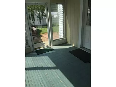 22 Myrtle Ave, Warwick, RI 02886 photo 12