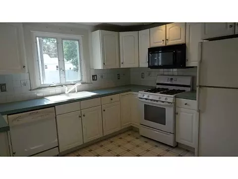 22 Myrtle Ave, Warwick, RI 02886 photo 7