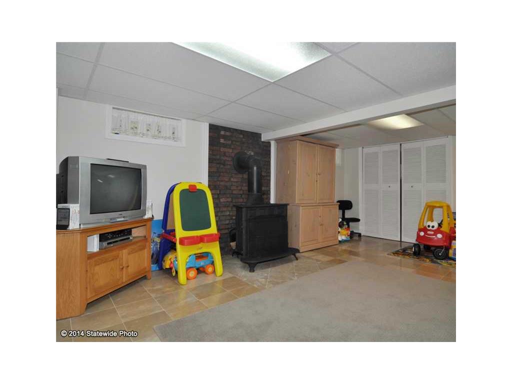 29 Poplar Ave, Warwick, RI 02889 photo 21