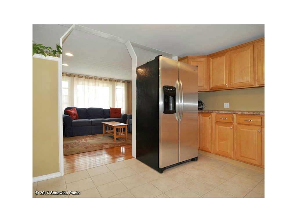 29 Poplar Ave, Warwick, RI 02889 photo 6