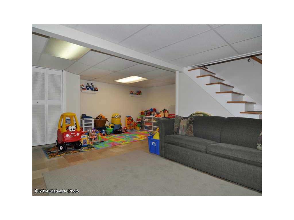 29 Poplar Ave, Warwick, RI 02889 photo 22