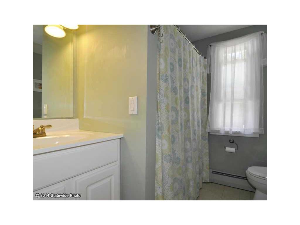 29 Poplar Ave, Warwick, RI 02889 photo 25
