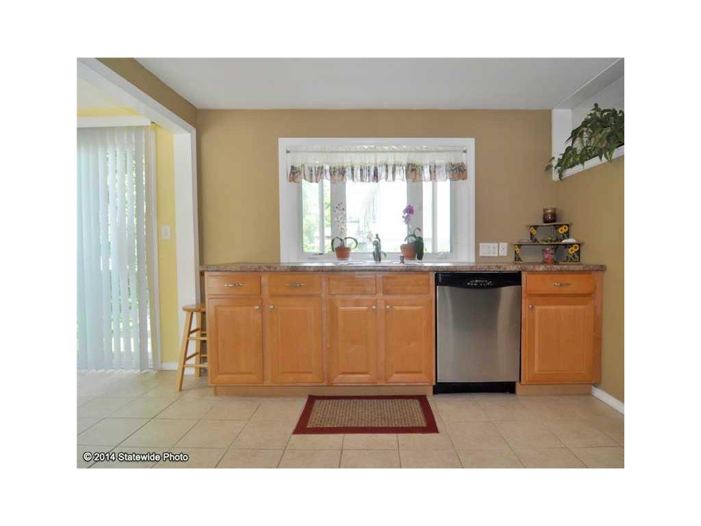29 Poplar Ave, Warwick, RI 02889 photo 7
