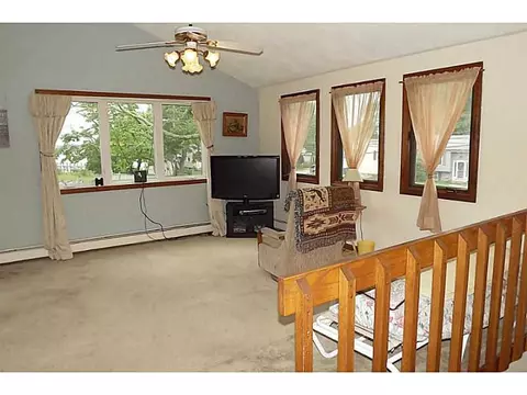 33 Symonds Ave, Warwick, RI 02889 photo 6