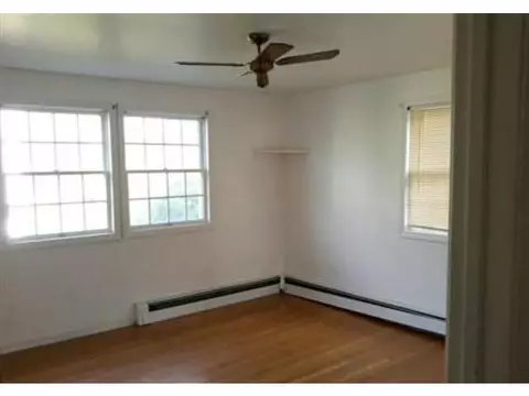 18 Chestnut St, Westerly, RI 02891 photo 9