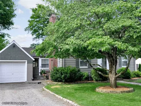 79 Harmony Ct, Warwick, RI 02889 photo 1