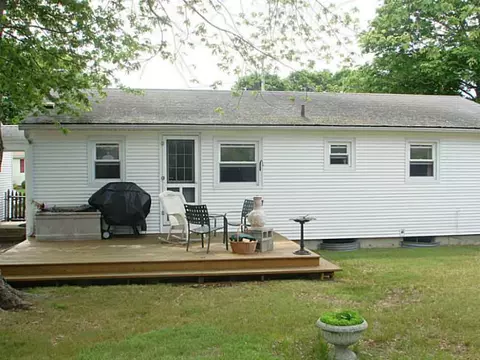 363 Cove Ave, Warwick, RI 02889 photo 5