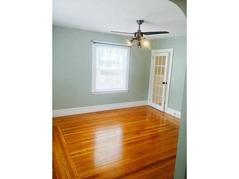 898 Bernon St, Woonsocket, RI 02895 photo 6