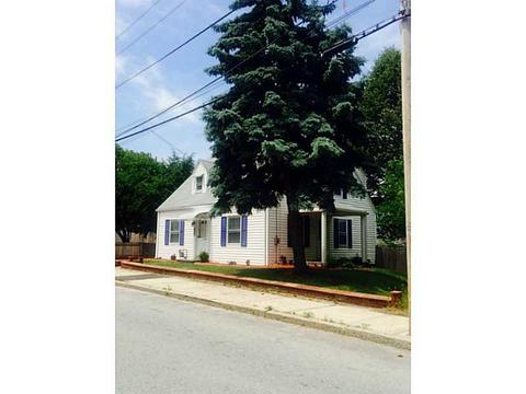898 Bernon St, Woonsocket, RI 02895 photo 2
