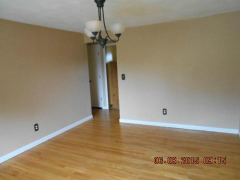 101 Surrey Ln, Woonsocket, RI 02895 photo 9