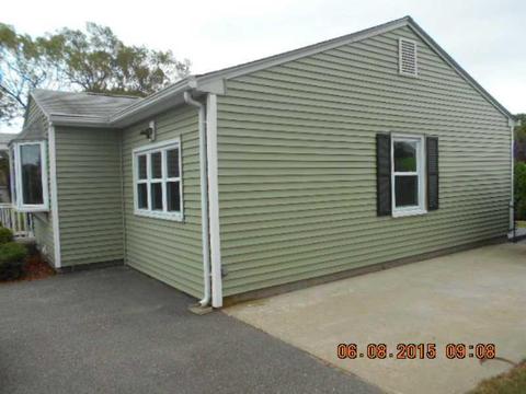 101 Surrey Ln, Woonsocket, RI 02895 photo 3