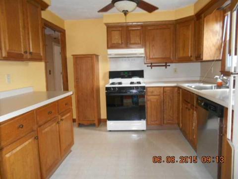 101 Surrey Ln, Woonsocket, RI 02895 photo 10