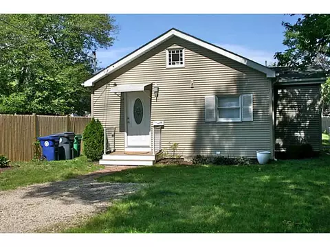 120 Milton Rd, Warwick, RI 02888 photo 1