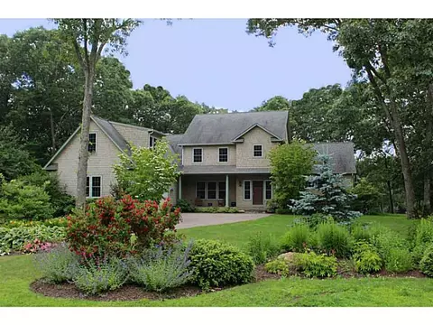 7 Donross Dr, Westerly, RI 02891 photo 1
