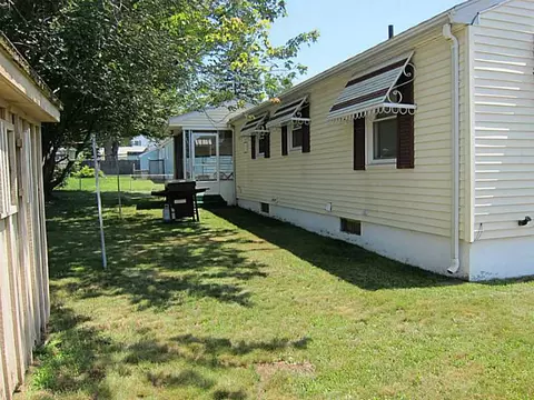 81 Ruskin Ave, Woonsocket, RI 02895 photo 15