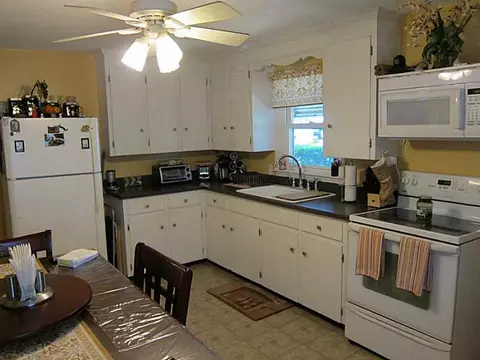 81 Ruskin Ave, Woonsocket, RI 02895 photo 5
