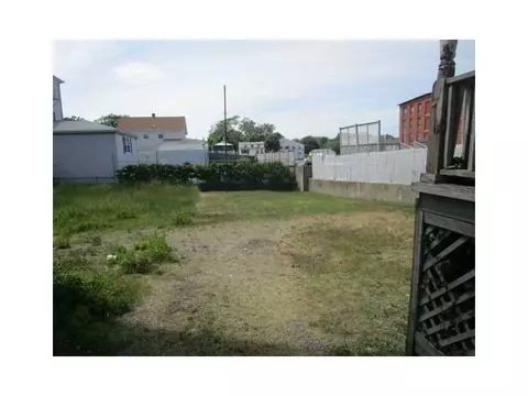 32 Slater St, Fall River, MA 02720 photo 2