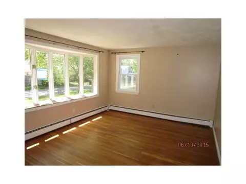101 Sefton Ave, Warwick, RI 02889 photo 3