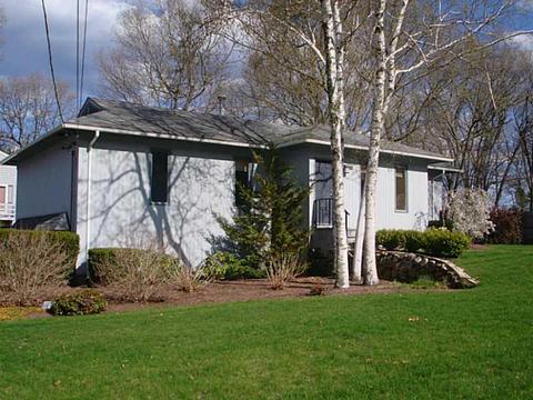74 Sturbridge Dr, Warwick, RI 02886 photo 1