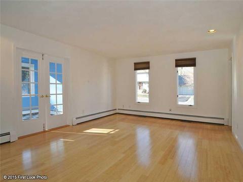 74 Sturbridge Dr, Warwick, RI 02886 photo 6