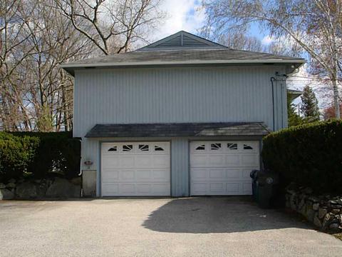 74 Sturbridge Dr, Warwick, RI 02886 photo 3