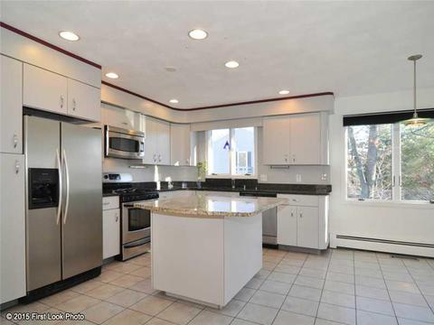 74 Sturbridge Dr, Warwick, RI 02886 photo 9