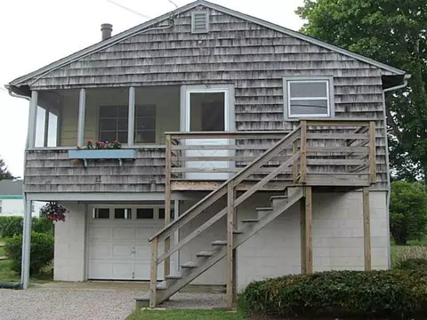 30 Benson Ave, Westerly, RI 02891 photo 2