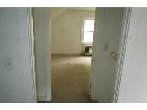 30 Bangor St, Warwick, RI 02886 photo 8