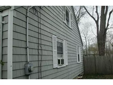 30 Bangor St, Warwick, RI 02886 photo 2