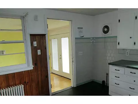 30 Bangor St, Warwick, RI 02886 photo 5