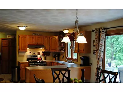 33 Sugar Maple Dr, Coventry, RI 02816 photo 3
