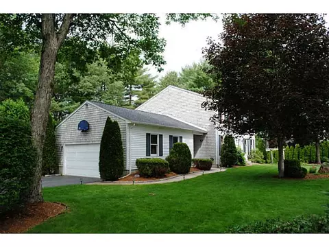 33 Sugar Maple Dr, Coventry, RI 02816 photo 2