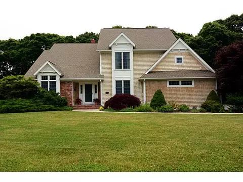 21 Piezzo Dr, Westerly, RI 02891 photo 3