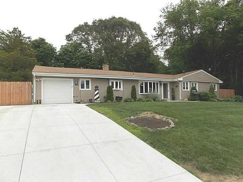 200 Aspinet Dr, Warwick, RI 02888 photo 1
