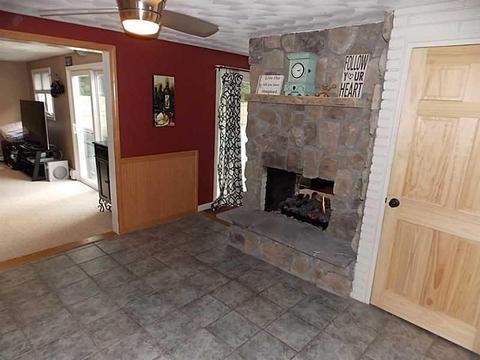 200 Aspinet Dr, Warwick, RI 02888 photo 6