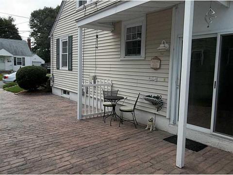 70 Macarthur Dr, Warwick, RI 02889 photo 5