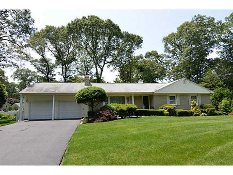 415 Red Chimney Dr, Warwick, RI 02886 photo 1