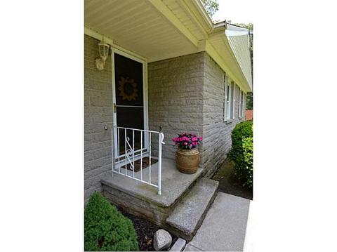415 Red Chimney Dr, Warwick, RI 02886 photo 3