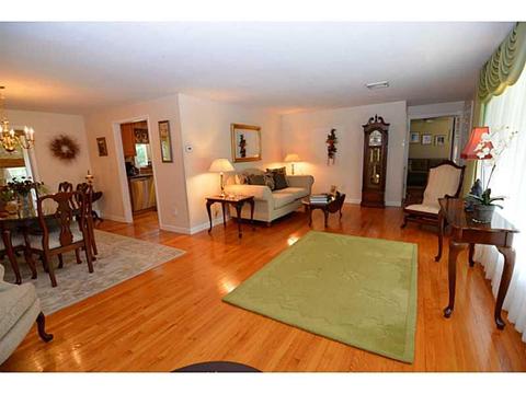 415 Red Chimney Dr, Warwick, RI 02886 photo 5