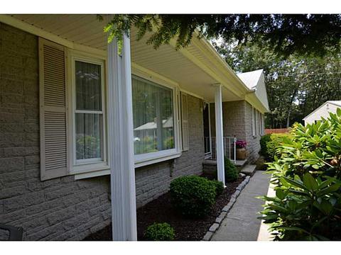 415 Red Chimney Dr, Warwick, RI 02886 photo 2