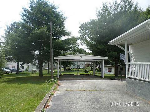 41 Jackson St, Woonsocket, RI 02895 photo 3
