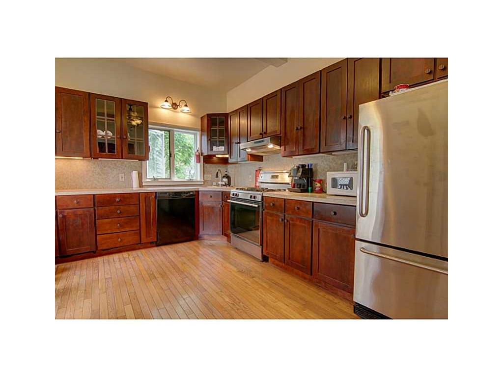83 Summer St, Woonsocket, RI 02895 photo 9