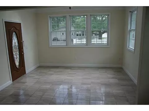 355 Orchard St, Woonsocket, RI 02895 photo 5
