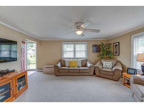 76 Dawn Blvd, Woonsocket, RI 02895 photo 7