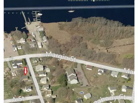 48 Clark St, Westerly, RI 02891 photo 3