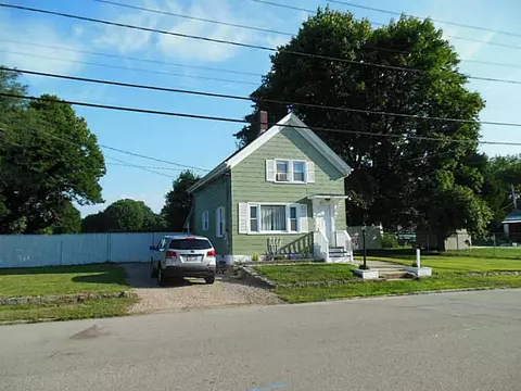 48 Clark St, Westerly, RI 02891 photo 2