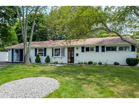 92 Chatworth Ave, Warwick, RI 02886 photo 2