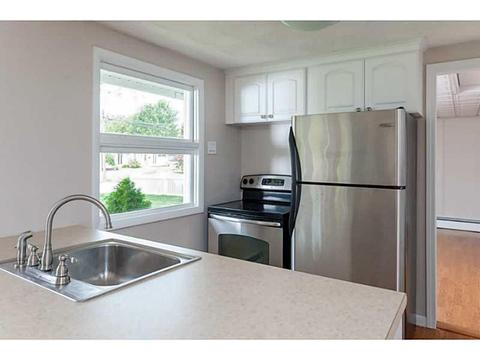 92 Chatworth Ave, Warwick, RI 02886 photo 4