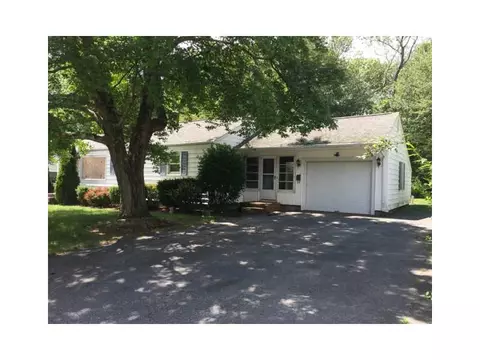 243 Lydia Ave, Woonsocket, RI 02895 photo 2